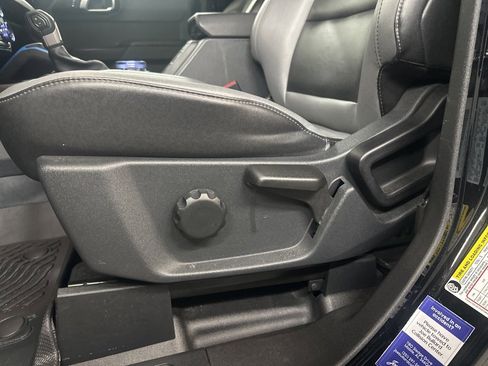 Used 2024 Ford Bronco Black Diamond image 11