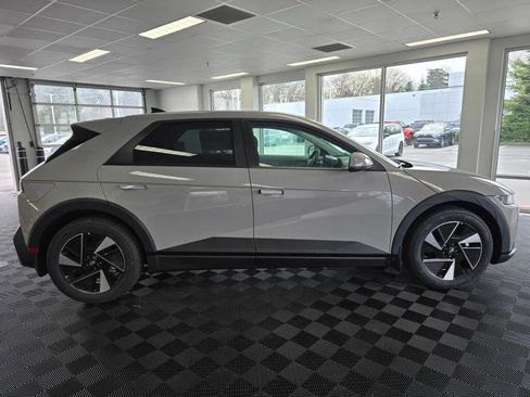 New 2026 Hyundai Ioniq 5 SE AWD/4WD image 3