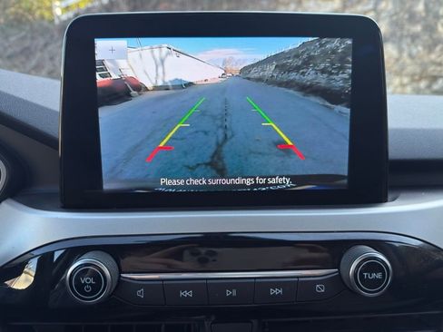 Certified 2022 Ford Escape SE w/ SE Sport Appearance Package image 21