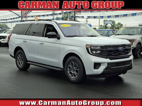 Certified 2025 Ford Expedition Active AWD/4WD image 1