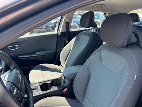 Used 2025 Kia K4 FWD image 31