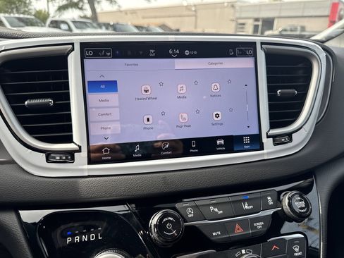 New 2026 Chrysler Voyager LX image 26