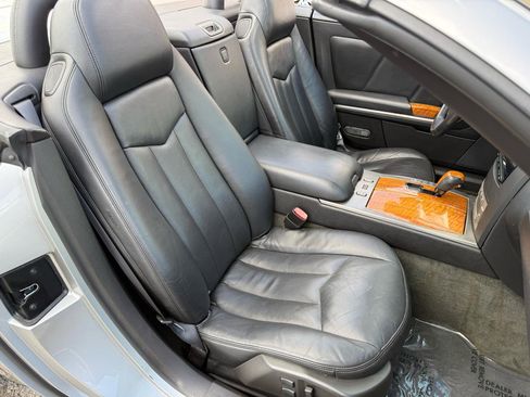 Used 2004 Cadillac XLR image 20