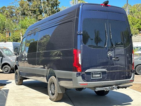 Used 2024 Mercedes-Benz Sprinter 2500 image 5
