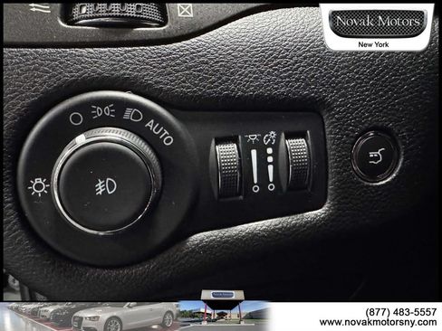 Used 2022 Jeep Cherokee Trailhawk w/ Premium Leather Package AWD/4WD image 22