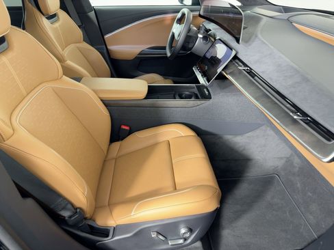 Used 2026 Lucid Gravity Dream image 29