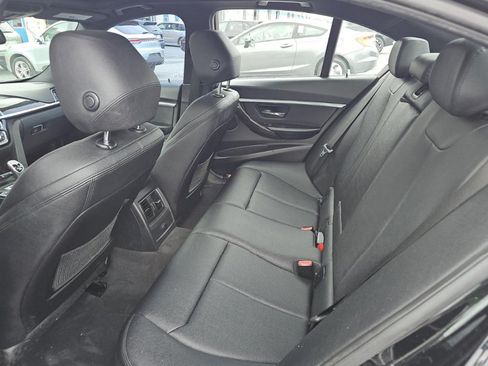 Used 2017 BMW 330i xDrive Sedan w/ Premium Package AWD/4WD image 12