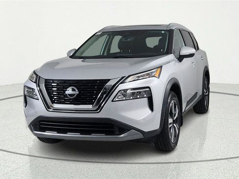 Used 2023 Nissan Rogue SL w/ SL Premium Package FWD image 2