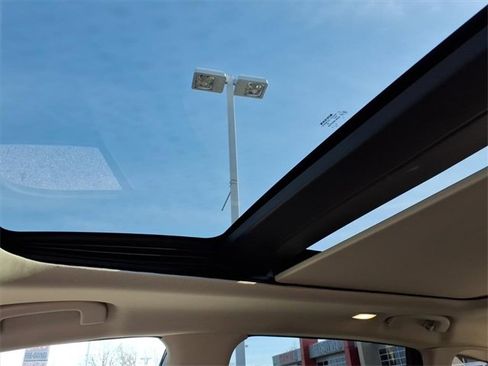 Certified 2019 Nissan Murano Platinum w/ Cargo Package image 17