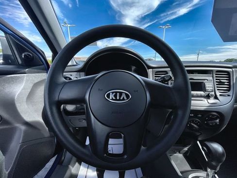 Used 2010 Kia Rio5 FWD image 11