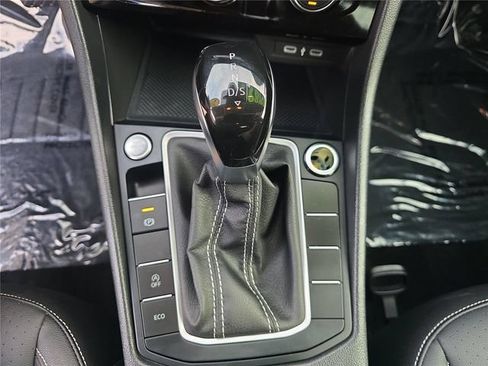 Used 2024 Volkswagen Jetta SE FWD image 22