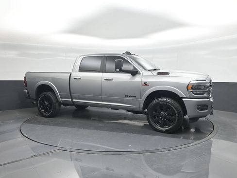 Used 2022 RAM 2500 Laramie w/ Night Edition AWD/4WD image 11