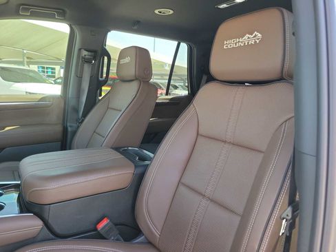 Used 2025 Chevrolet Tahoe High Country image 16