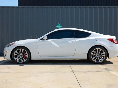 Used 2013 Hyundai Genesis 3.8 image 30