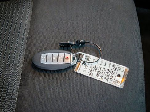 Used 2022 Nissan Versa SV image 35