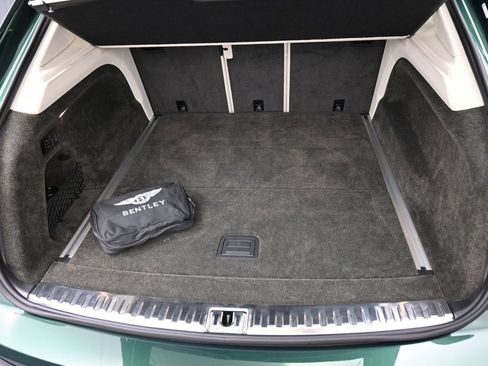 Used 2022 Bentley Bentayga AWD/4WD image 35