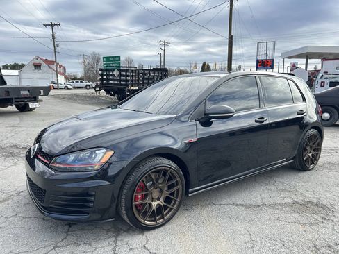Used 2017 Volkswagen GTI Sport image 2