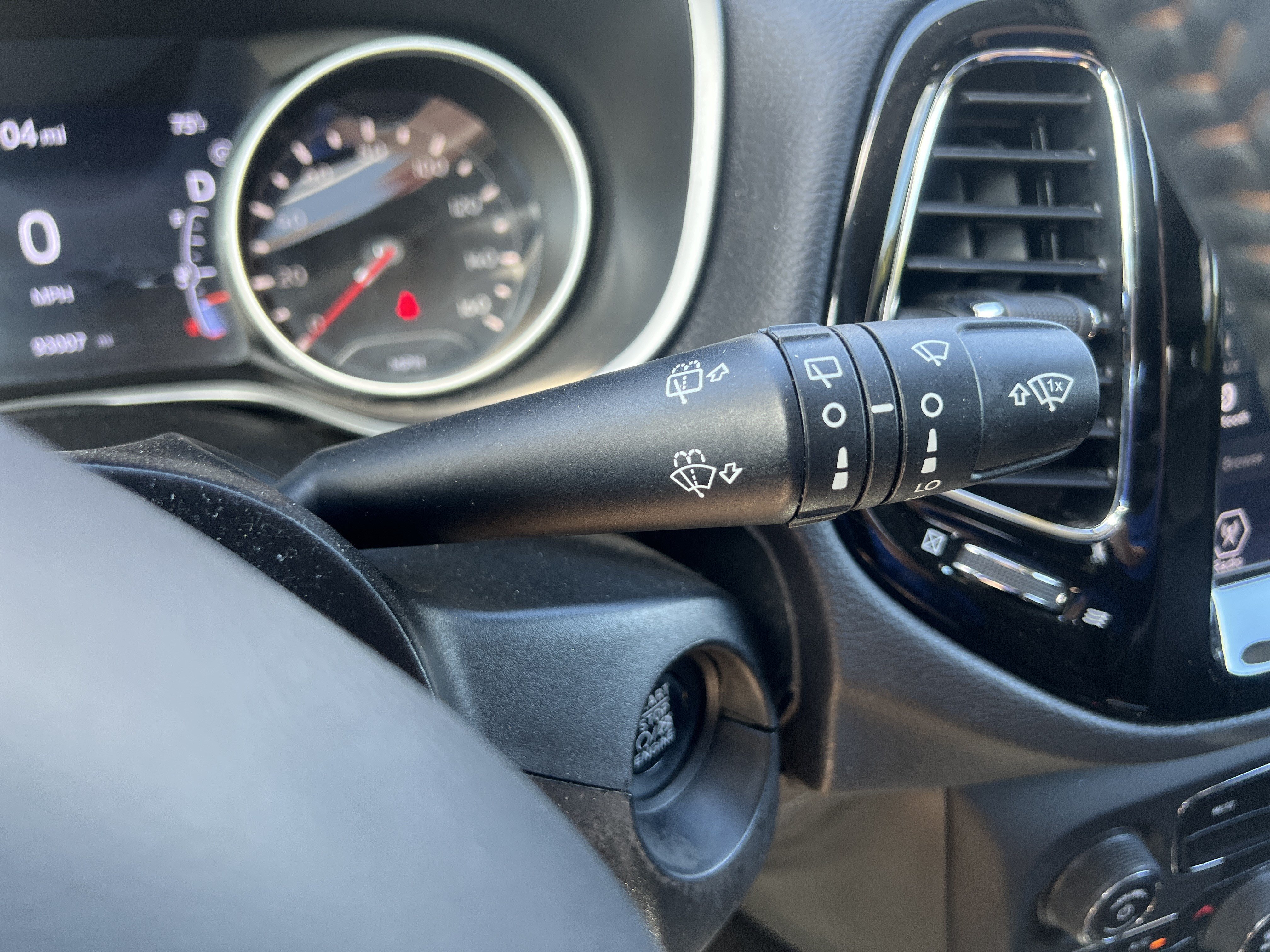Used 2019 Jeep Compass Limited AWD/4WD image 33