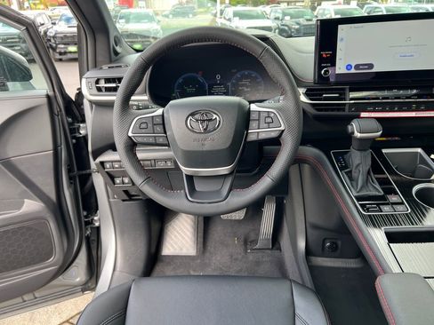 New 2026 Toyota Sienna XSE image 20