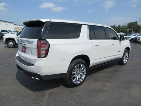 Used 2021 Chevrolet Suburban High Country w/ Premium Package 2 AWD/4WD image 5