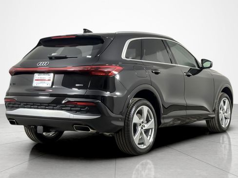 Used 2025 Audi Q5 Premium Plus w/ Premium Plus AWD/4WD image 5