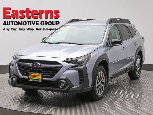 Used 2025 Subaru Outback Premium AWD/4WD image 1