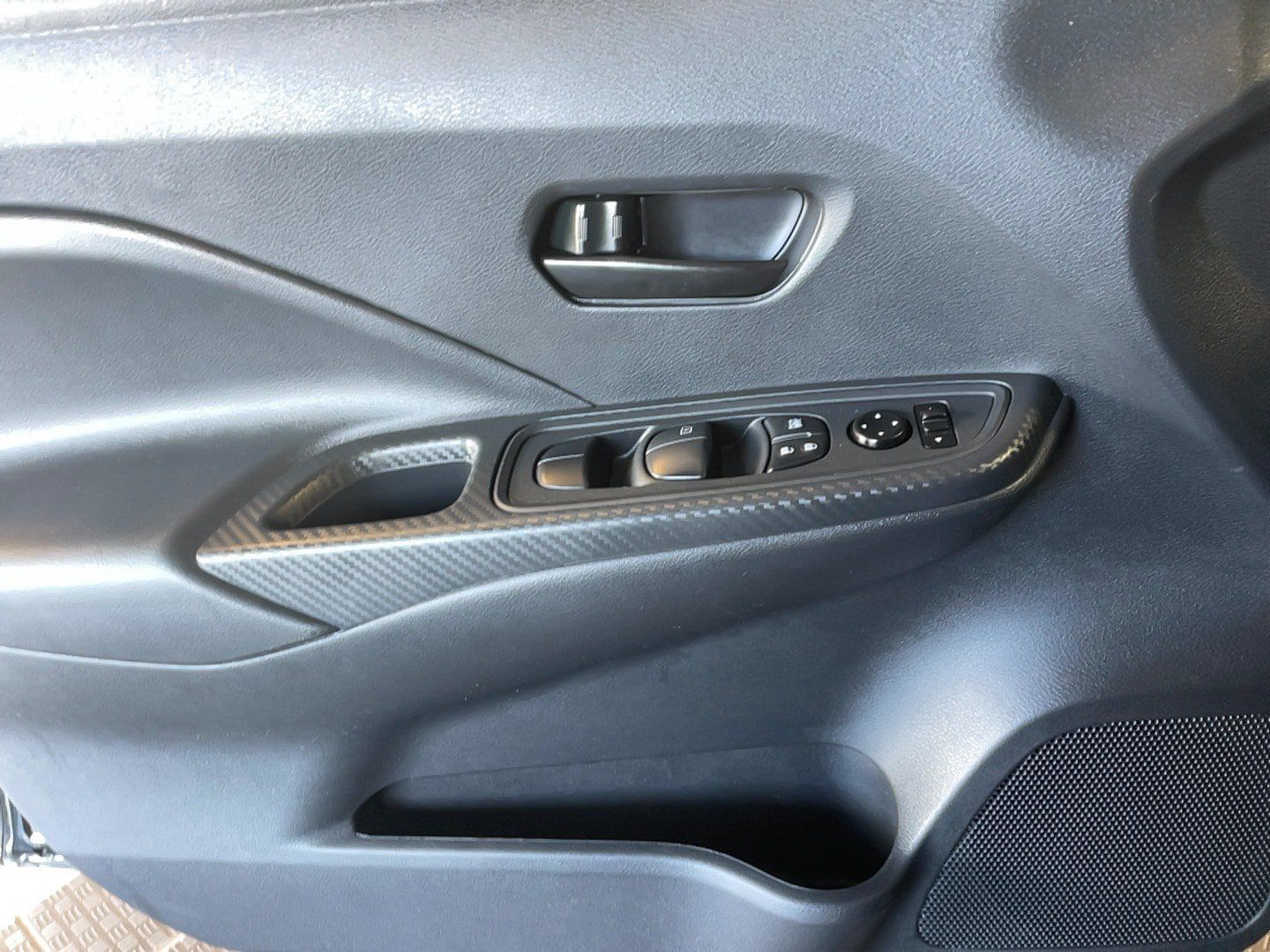 Used 2025 Nissan Versa S w/ S Plus Package FWD image 8