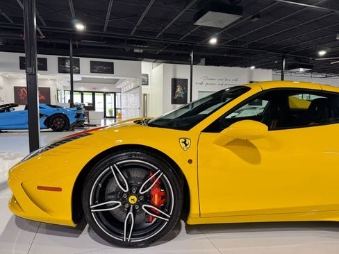 Used 2015 Ferrari 458 Speciale A image 56