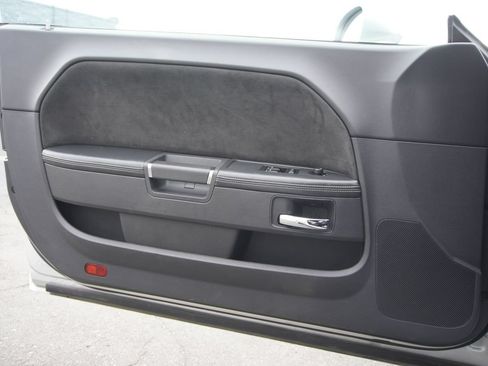 Used 2009 Dodge Challenger SRT8 RWD image 22