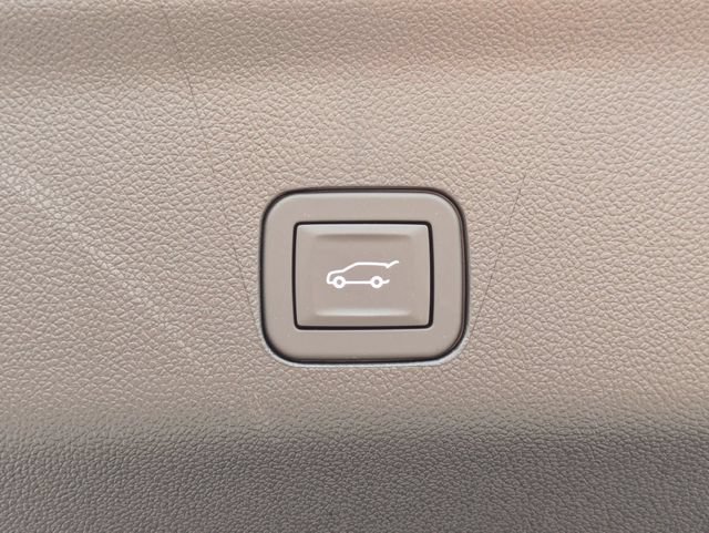 New 2026 GMC Yukon XL Denali Ultimate w/ LPO, Floor Liner Package AWD/4WD image 33