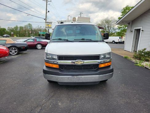 Used 2016 Chevrolet Express 3500 image 2