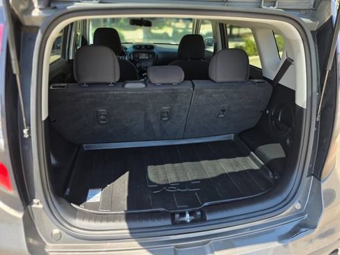 Used 2017 Kia Soul w/ Convenience Package FWD image 12