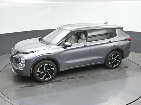 Used 2023 Mitsubishi Outlander SEL AWD/4WD image 38