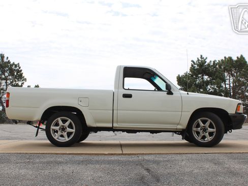 Used 1993 Toyota Pickup 2WD Regular Cab image 18
