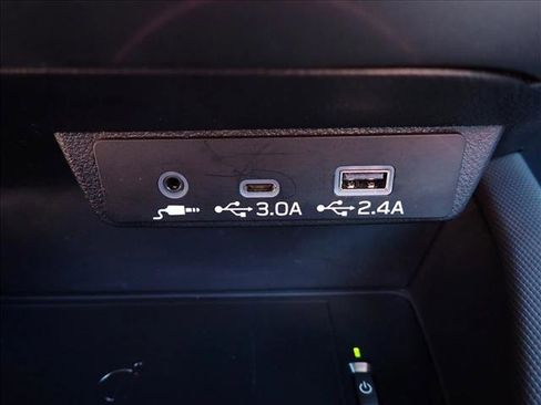 Used 2025 Subaru Forester Premium AWD/4WD image 21