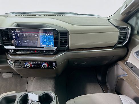 Used 2023 GMC Sierra 1500 SLT w/ X31 Off-Road Package image 20