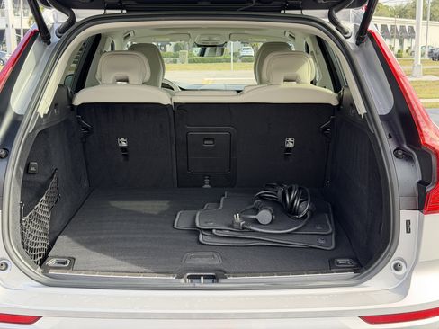 Certified 2023 Volvo XC60 T8 Ultimate image 11