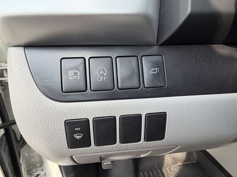 Used 2018 Toyota Highlander XLE FWD image 15