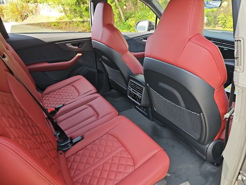 New 2026 Audi SQ7 Premium Plus AWD/4WD image 11