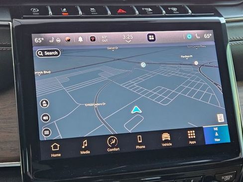 Used 2025 Jeep Grand Cherokee Summit w/ Adv Protech Group IV image 17