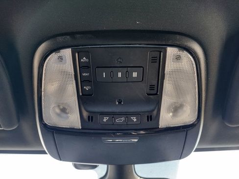 Used 2025 Dodge Durango GT AWD/4WD image 35