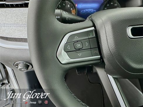 New 2026 Jeep Compass Latitude image 25