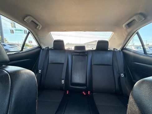 Used 2018 Toyota Corolla SE FWD image 44