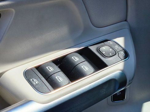 Certified 2026 Mercedes-Benz GLB 250 4MATIC image 17