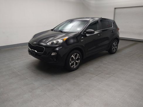 Used 2020 Kia Sportage LX AWD/4WD image 2