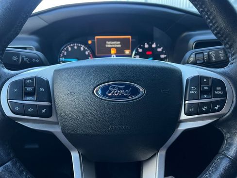 Used 2022 Ford Explorer XLT w/ Equipment Group 202A RWD image 24
