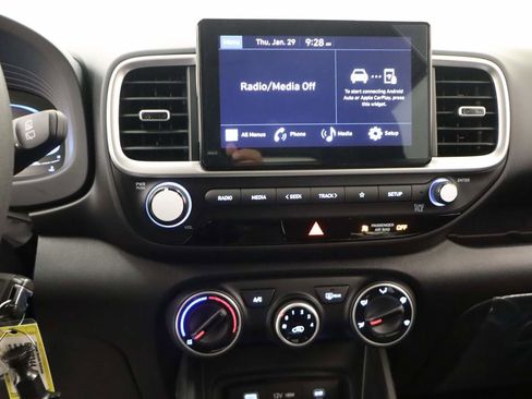 New 2026 Hyundai Venue SE FWD image 9