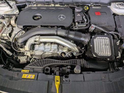 Used 2025 Mercedes-Benz GLB 250 image 25