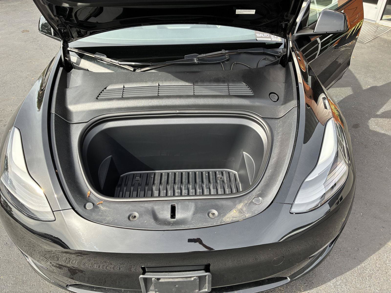 Used 2023 Tesla Model Y Performance AWD/4WD image 10