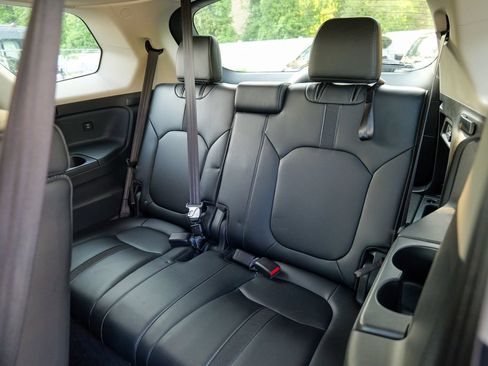 Used 2025 Honda Pilot EX-L image 30